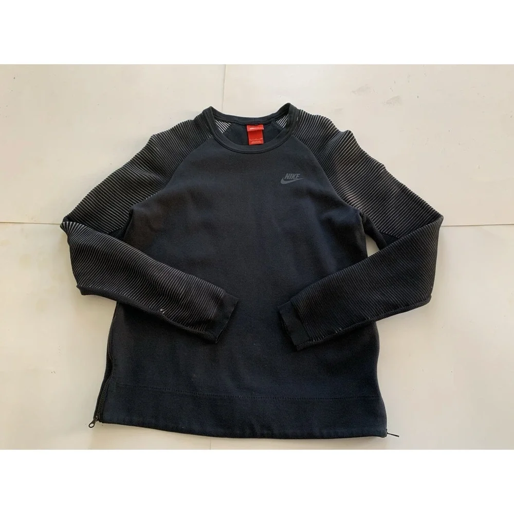 Nike Tech Performance Women's SM Black Sweatshirt Ribbed Sleeve Zip Hem Mad Max